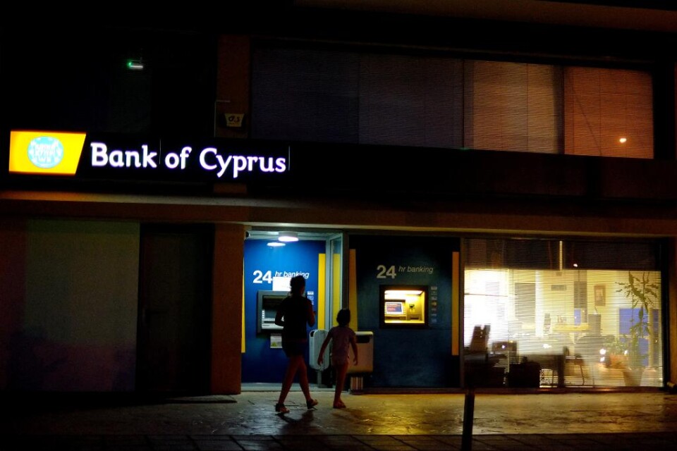 Nästa vecka skrotar Cypern sina sista kvarvarande kapitalkontroller, två år efter att de infördes under akut finanskris. Åtgärderna infördes för att motverka bankrusning. Ökat förtroende från internationella marknader och för det finansiella systemet ha