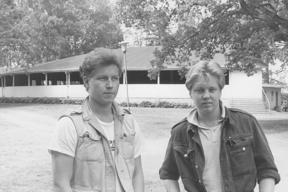 Håkan Waxegård och Putte Svensson Sahlin var bästa vänner när de var med och startade Hultsfredsfestivalen på 1980-talet. Senare kom en konflikt emellan – och i dag har de inte pratat med varandra på flera decennier. Den dramatiska berättelsen skildras i Christian Gustafssons dokumentär.
