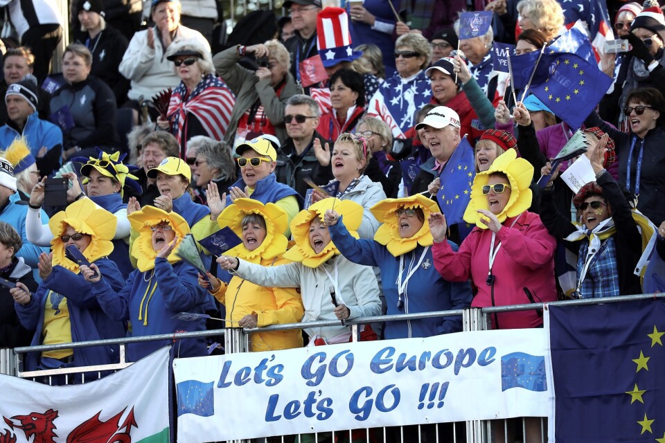 Europafansen har fått jubla mest under den inledande dagen av Solheim Cup. Foto: Peter Morrison/AP Photo/TT