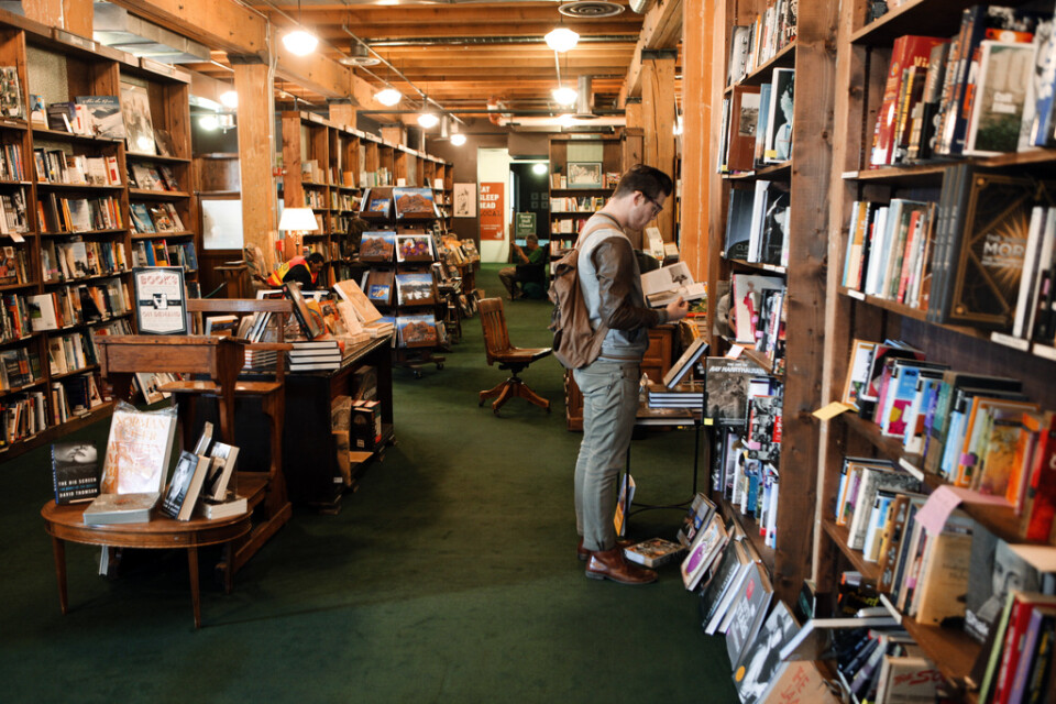 Bokhandeln Powell's Books i USA har återanställts personal som sagts upp på grund av coronakrisen sedan nätförsäljningen skjutit i höjden. Arkivbild.