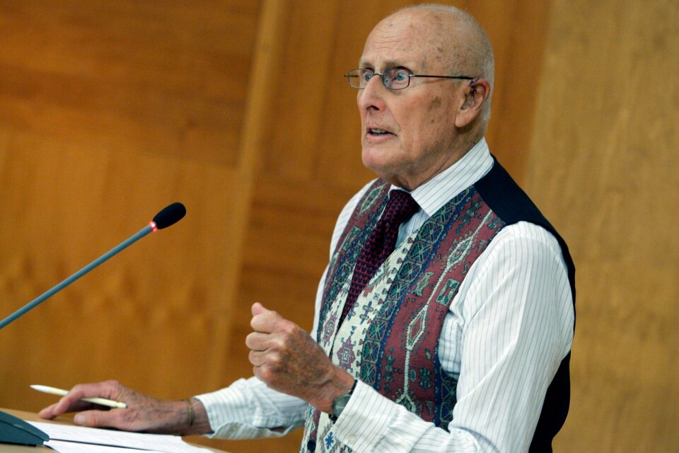 Sverker Åström i en livlig debatt år 2006.