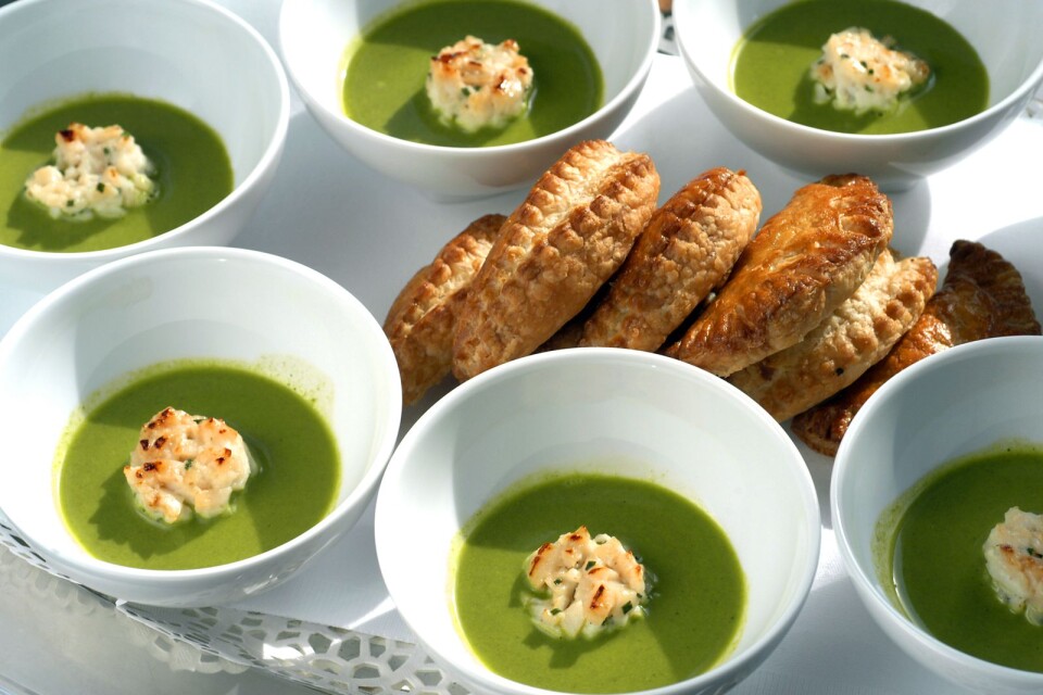 Nettle soup, here with pirogues. Half an egg per person is usually enough