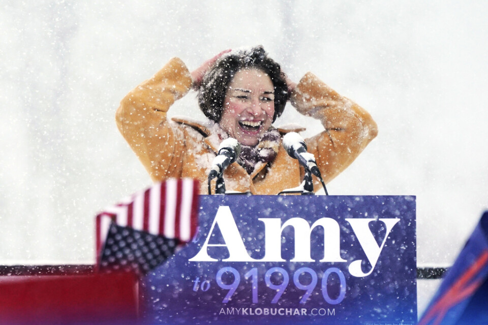 Minnesotasenatorn Amy Klobuchar vid lanseringen av sin presidentkampanj i ymnigt snöfall i Minneapolis för ett år sedan.