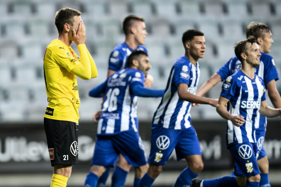 Mjällbys Adam Petersson deppar över IFK Göteborgs sena kvittering till 2–2.