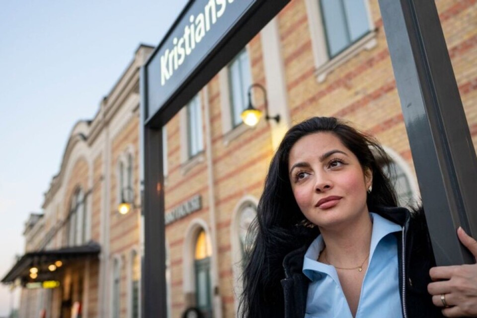 Elaf Ali, journalist and debater, grew up in Fjälkinge, among racism and honour-related oppression. But racism and a difficult upbringing have made her strong.