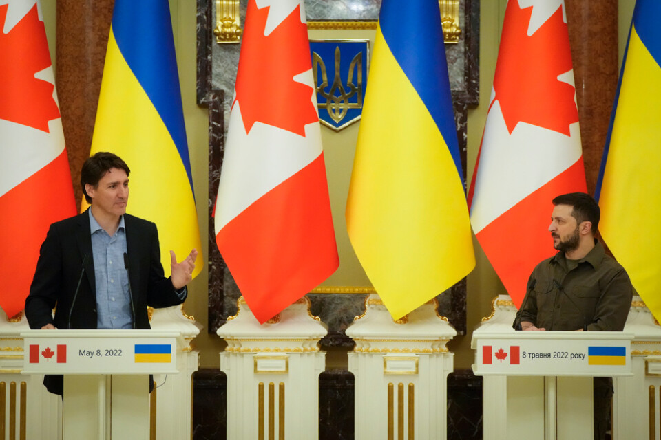 Justin Trudeau och Volodymyr Zelenskyj under söndagens presskonferens.