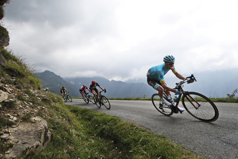 Det blir fler bergstoppar av ta sig över för danska stjärnan Jakob Fuglsang och de andra i nästa års Tour de France. Arkivbild.