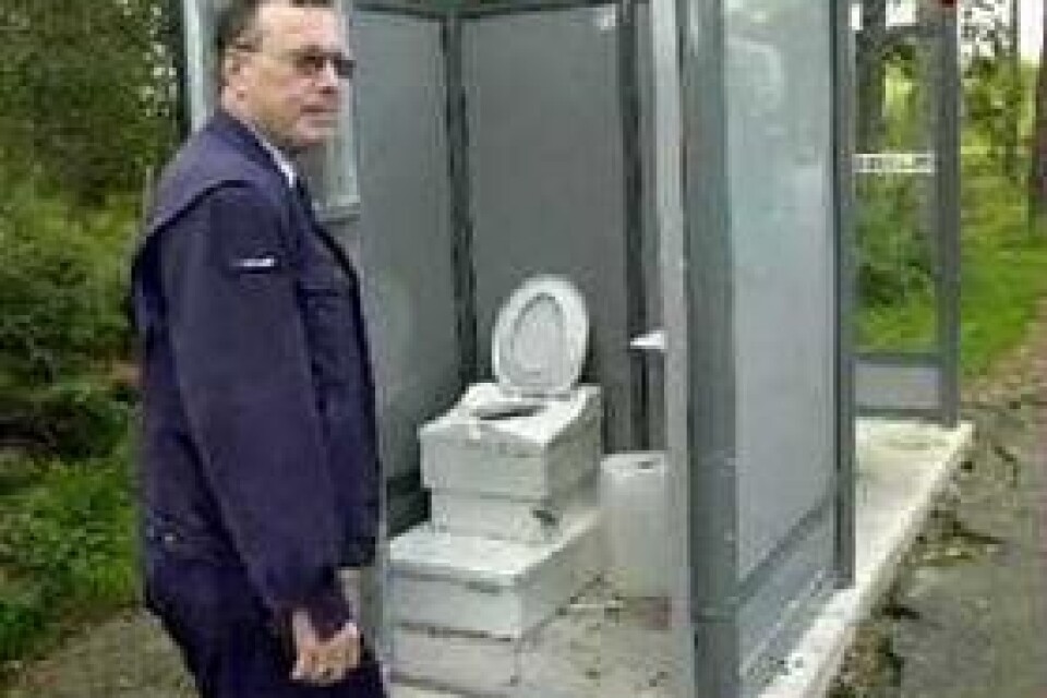 De här toaletterna har retat upp många busschaufförer. Fackbasen Sten Christensen håller med kritikerna och menar att de nya toaletterna ute på busslinjerna är sallty annat än bra. Bild