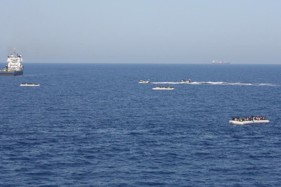 I söndags räddade svenska fartyget Poseidon 321 migranter ur Medelhavet, uppger Kustbevakningen. Migranterna som plockades upp utanför Libyens kust berättade för besättningen att de befunnit sig i gummiflottarna omkring åtta timmar. Bland migranterna fa