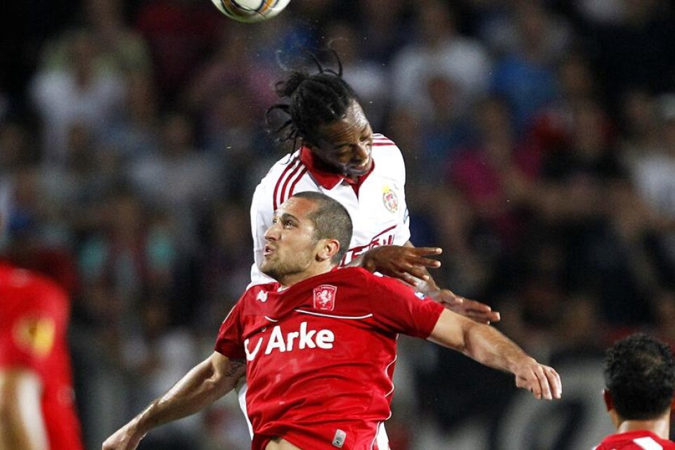 Ex-elfsborgaren Emir Bajramis Twente vann sin grupp i Europa League.