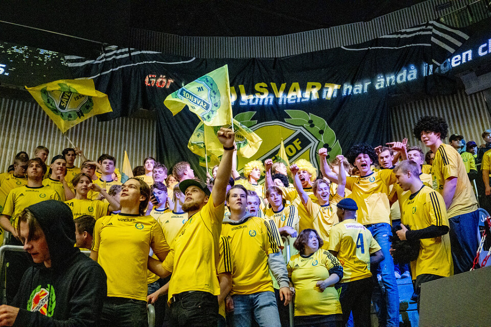 Sävehofs klack firar finalplatsen mot Alingsås.