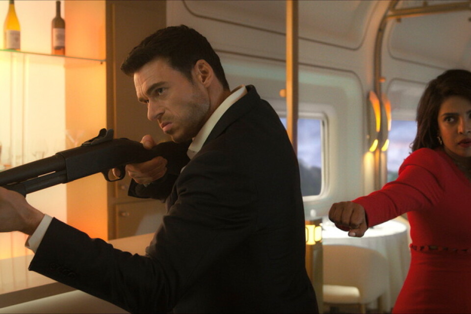 Richard Madden och Priyanka Chopra Jonas spelar agenter utan minne i Prime Videos storsatsning "Citadel". Pressbild.