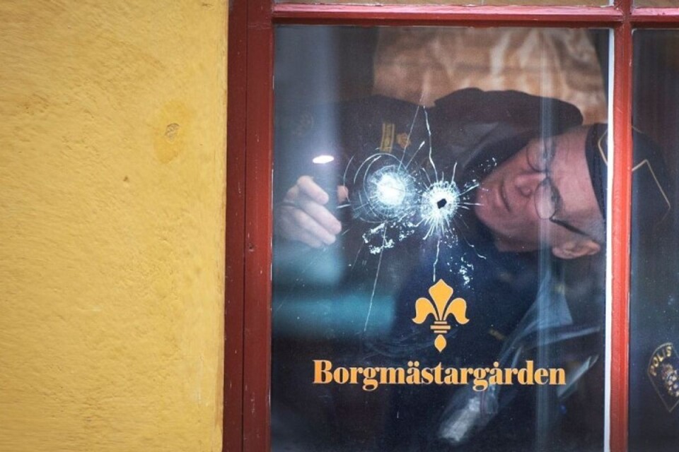Måndag-tisdag 3-4 februari: Skottlossning mot restaurang Borgmästargården två nätter i rad.