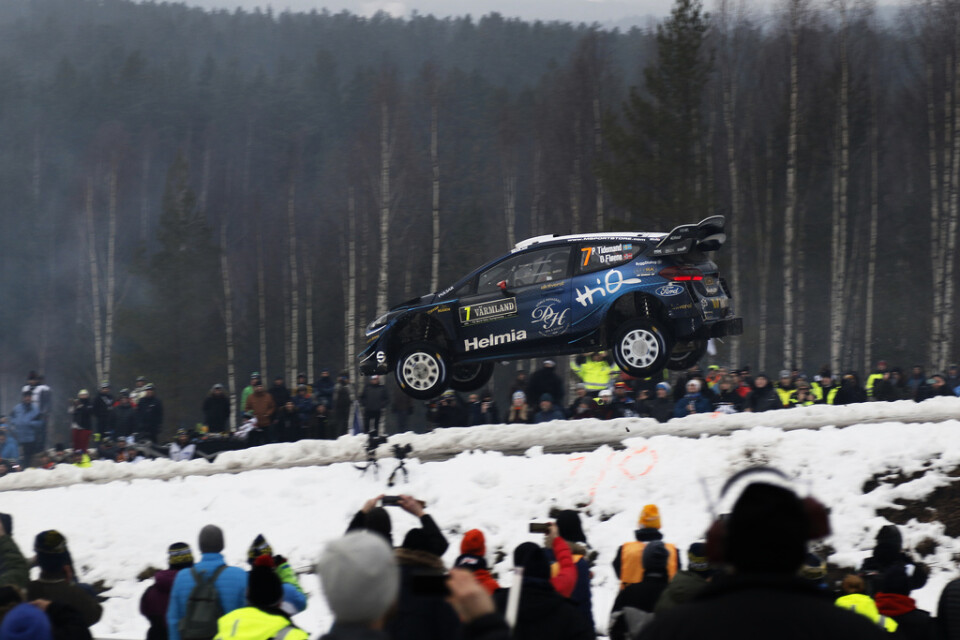 Den spektakulära Vargåsensträckan med Colins Crest – bilarna hoppar upp emot 40 meter – kommer inte att finnas med under årets rally. Arkivbild.
