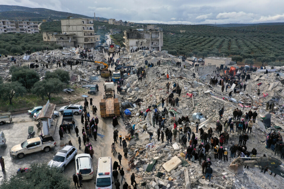 Harem, Syrien. Orten i rebellkontrollerat område nära Turkiet har drabbats hårt av skalven, med hela kvarter som har förstörts.