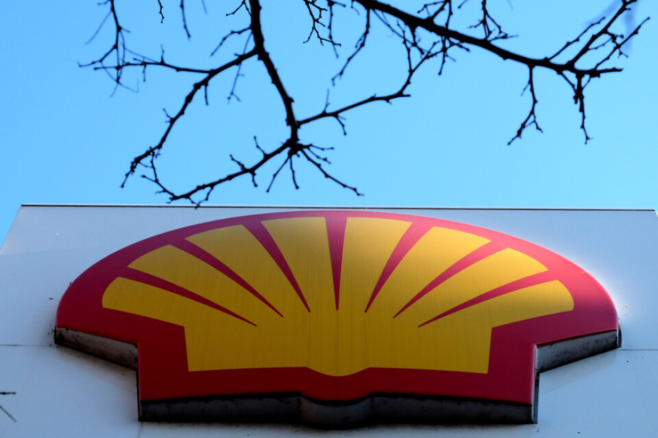 Den brittisk-holländska oljekoncernen Shell följer konkurrenten BP och sätter upp ett mål om att vara koldioxidneutralt senast år 2050. Arkivbild.