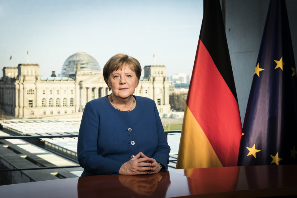Tysklands förbundskansler Angela Merkel och hennes regering förbereder ett stödpaket på motsvarande 450 miljarder kronor till egenföretagare och småföretagare. Arkivbild.