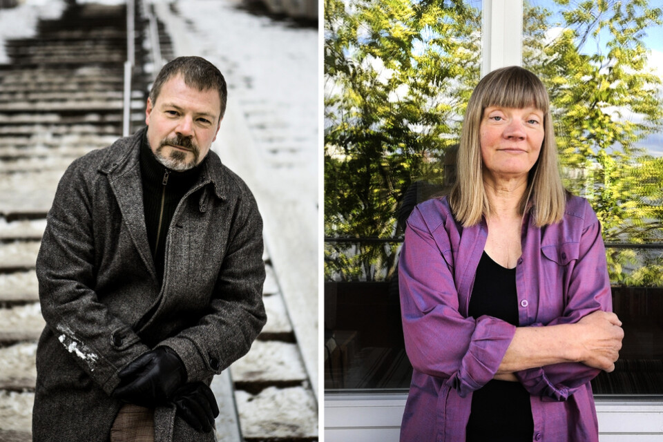 Författarna Kristoffer Leandoer och Gun-Britt Sundström lämnar Nobelkommittén. Arkivbild.