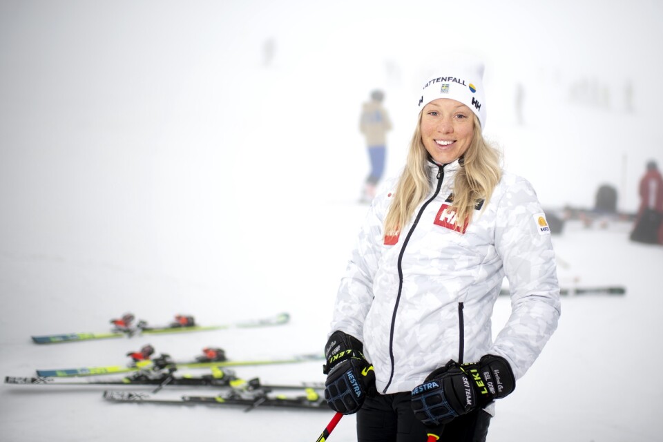 Magdalena Fjällström inför slalompremiären för ett år sedan. I år får hon vänta till efter jul med att tävla, efter en knäskada.