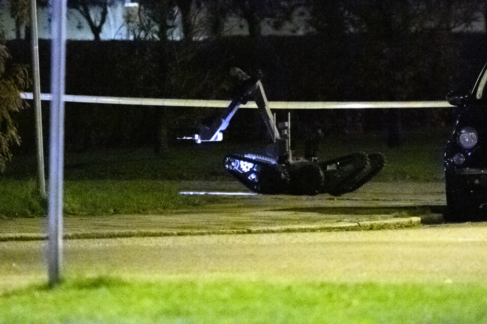 En bombrobot i aktion i Malmö natten till söndagen.