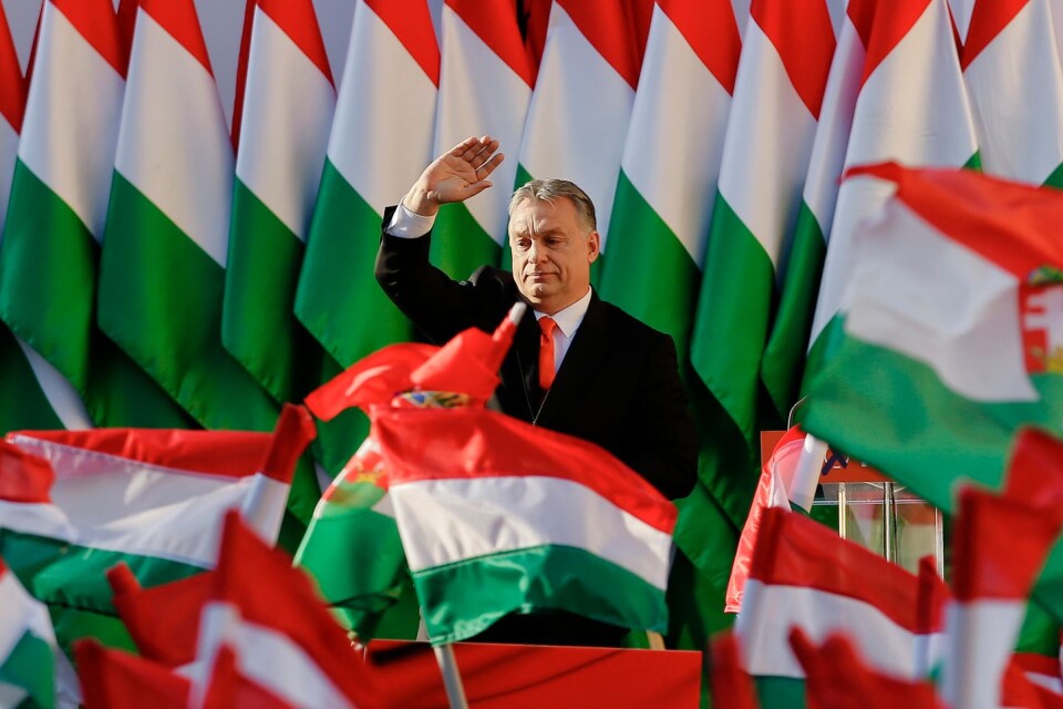 Victor Orbán har sedan 2010, genom sitt högernationalistiska parti Fidesz, haft en supermajoritet i det ungerska parlamentet. Under den tiden har man förändrat konstitutionen genom att inskränka medborgarnas rättigheter, konstaterar Fredrick Federley.