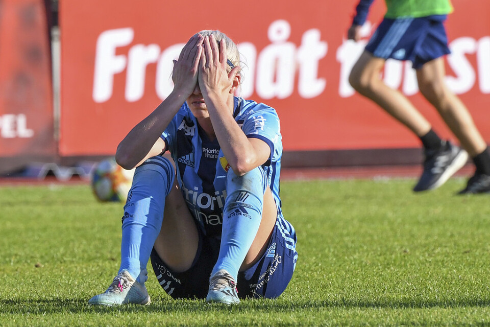 Djurgårdens Olivia Schough deppar efter 1–3 hemma mot Göteborg.