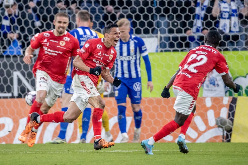 Kalmar FF:s Romario Pereira Sipiao jublar efter 1–2-målet under måndagens fotbollsmatch i allsvenskan mellan IFK Göteborg och Kalmar FF på Gamla Ullevi.