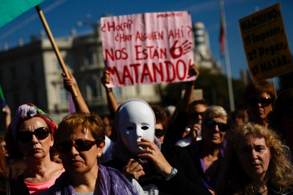 Fyra kvinnor har dödats i Spanien sedan lördagens demonstration i Madrid då tiotusentals människor marscherade för att protestera mot våldet som riktas mot kvinnor. På söndagen greps en man i staden Lliria misstänkt för att ha skjutit ihjäl sin före det