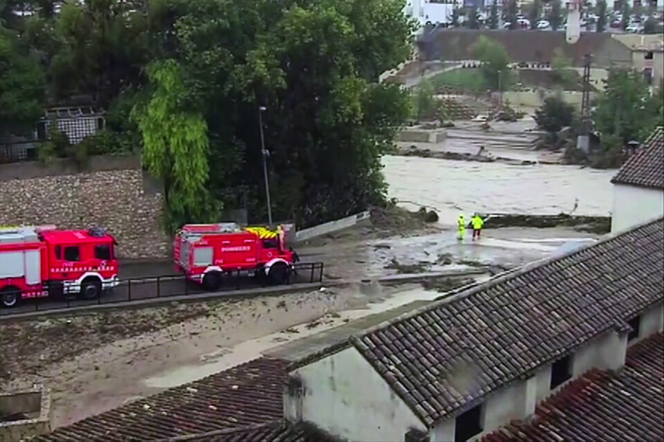 Räddningsarbete pågår i staden Ontiyente i Spanien.