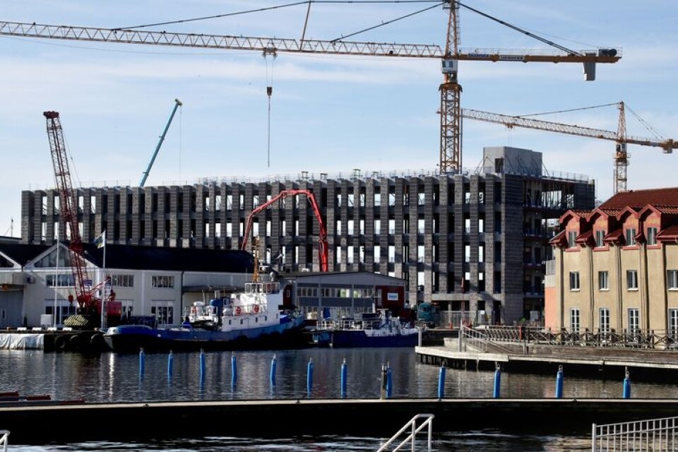 "Den största statliga investeringen sedan Ölandsbron”, så beskriver majoritetspartierna i Kalmar kommun bygget av ett nytt Linnéuniversitetet. En satsning majoriteten är mycket nöjda med att ha förverkligat.