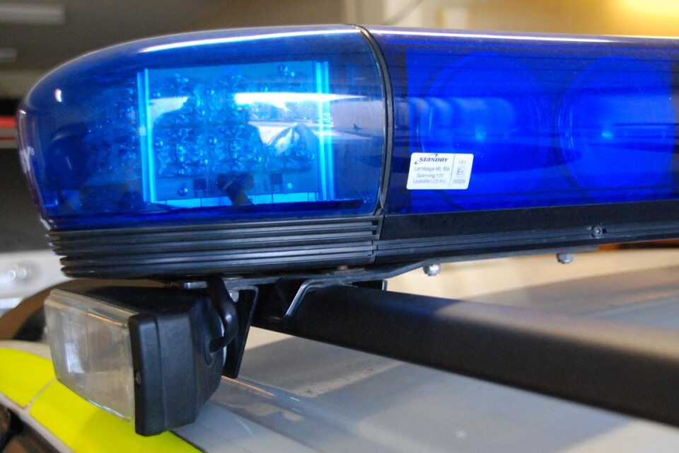 Polis kallas till platsen när ett killgäng blev beskjutna vid busshållsplatsen Snäckstrand.