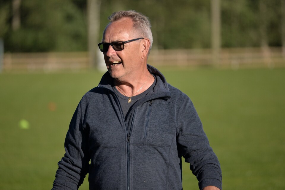 Kent Mjärdestam fortsätter som tränare för Farstorpsdamerna även i division tre.