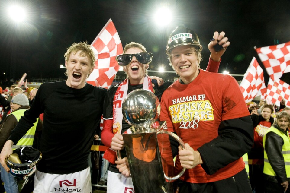 David Elm (mitten) har tagit initiativet till en välgörenhetsmatch mellan Kalmar FF:s guldlag från 2008 mot dagens KFF. Bröderna Rasmus och Viktor kommer att spela i guldlaget.