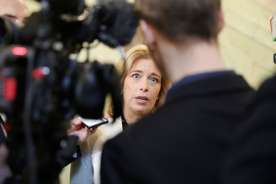 Annika Strandhälls (S), klimat- och miljöminister, privatekonomi har fått större uppmärksamhet än förundersökningen som inletts mot Eneroth.