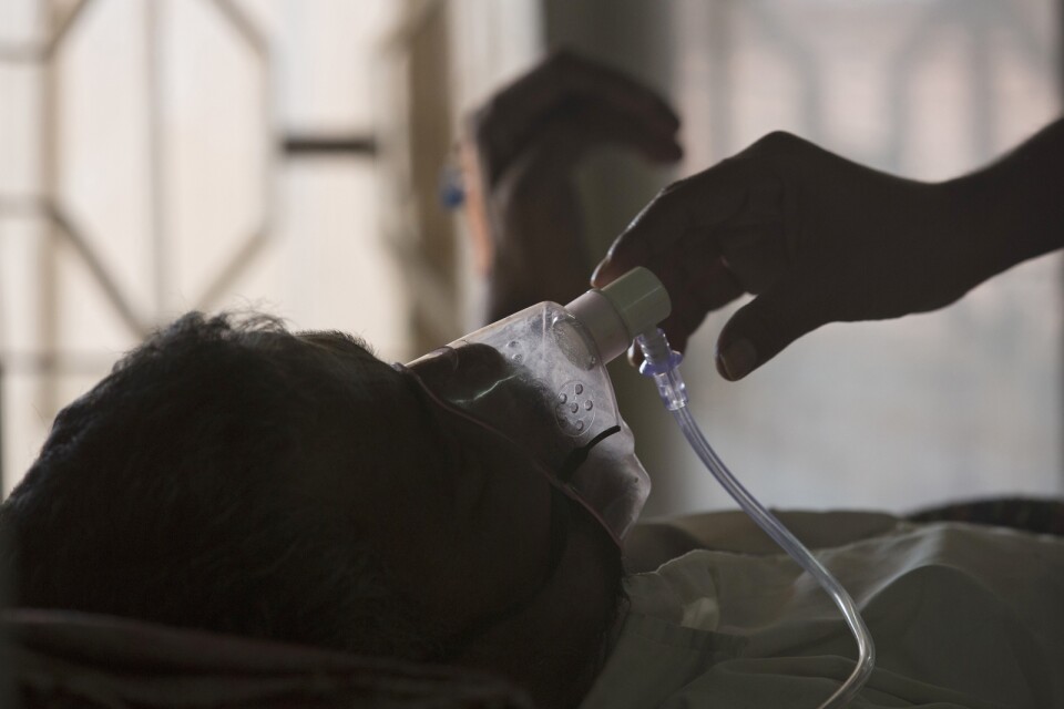 En patient behandlas för tbc på ett sjukhus i Hyderabad i Indien. Arkivbild.