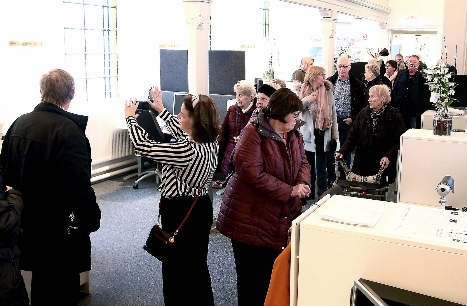 Öppet hus på Norra Skåne i Ebeneser.Nyhetschef Katarina Bexell berättar om nya redaktionen. Foto: Stefan Sandström