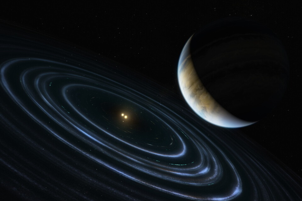 Illustration av exoplaneten HD106906b som roterar i en lutande bana mot sina två stjärnor.