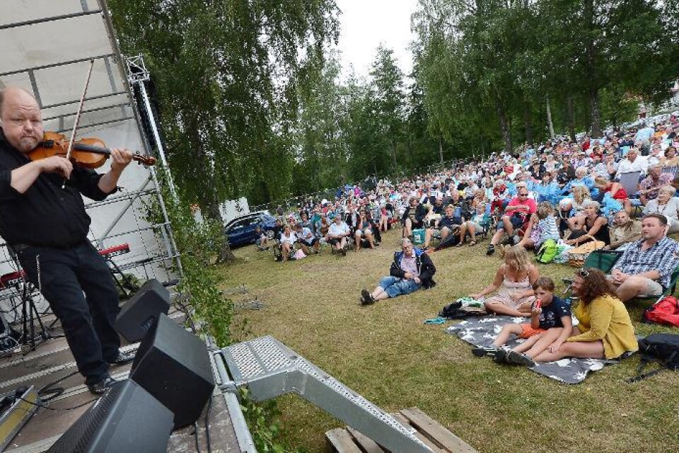 Musik vid Immeln lockade väldigt många besökare under lördagen. Cirka 2 000 personer besökte folkfesten - det är drygt 400 fler än förra året.