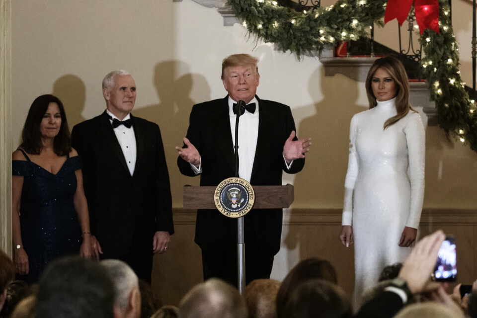 USA:s vicepresidentpar Karen och Mike Pence tillsammans med president Donald Trump och hans hustru Melania vid en bal i Vita huset 2018.
