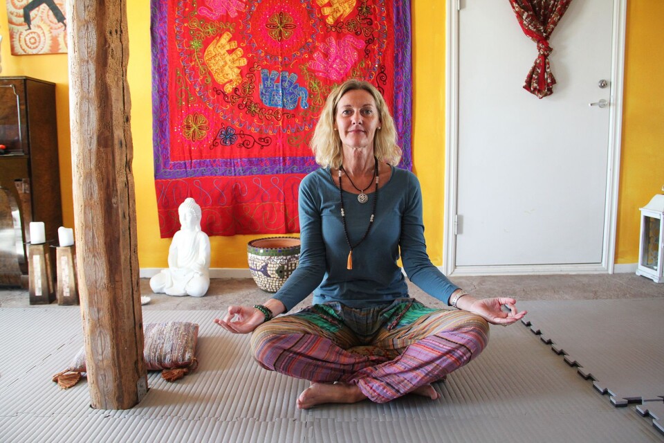 Agneta Larsson har varit i Indien och studerat till yogalärare. Nu har puben förvandlats till en yogastudio.