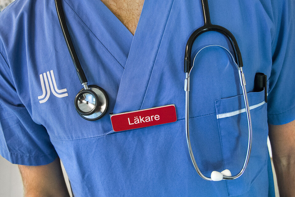 Flera läkare i Skåne tros ha arbetat extra utan att ha anmält bisysslan till sin arbetsgivare. Arkivbild.