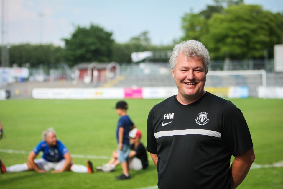 Hans Malmgren förlänger med TFF och kommer fortsatt bära huvudansvaret för klubbens damlag.