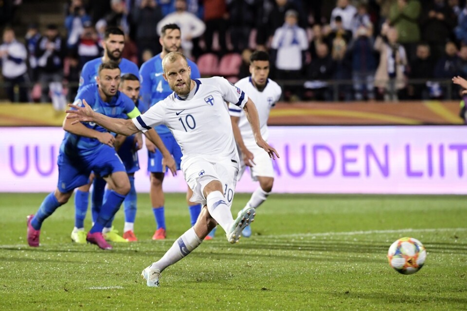 Teemu Pukki gjorde matchens enda mål på straff när Finland besegrade Grekland med 1–0.
