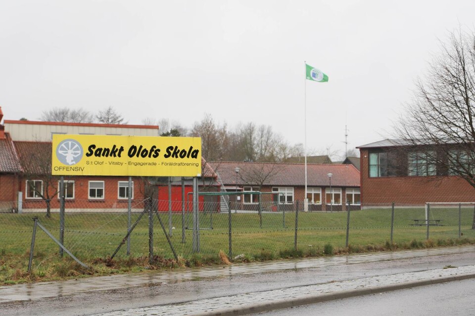 Det blev inget beslut om grundskolorna och organisationen i  Sankt Olof och Kivik i fullmäktige.