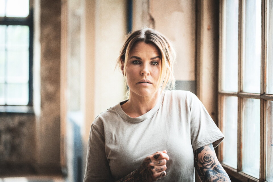 Mia Skäringer Lázár släpper sitt deutalbum "Maria" i oktober. Den 6 augusti kommer den första singeln "Aldrig nu", skriven av Molly Sandén. Pressbild.