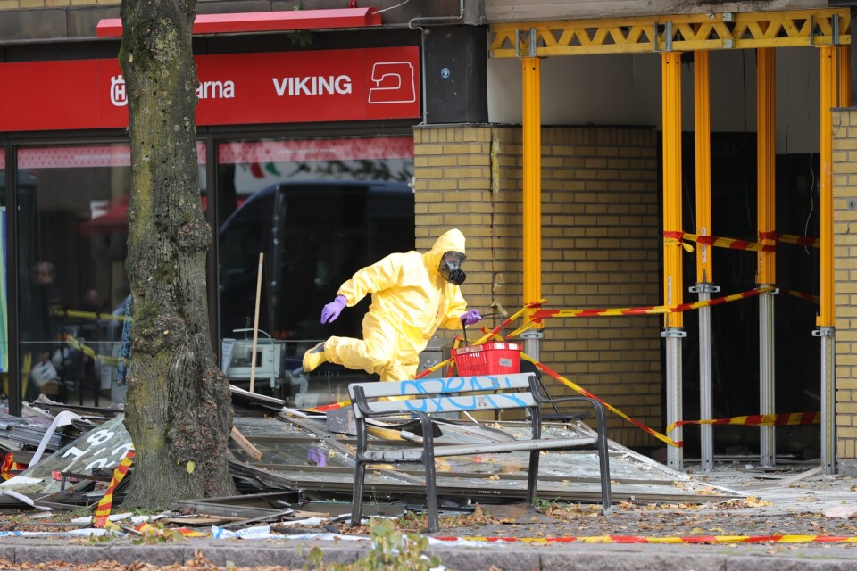 En man i 50-årsåldern jagas misstänkt för explosionen i centrala Göteborg i tisdags.