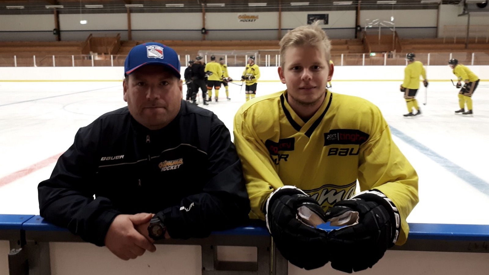 Nye tränaren Johan Sandmark och Glimmas lagkapten Oscar Alricsson ser fram emot seriestarten. Foto: TOMAS GUSTAVSSON