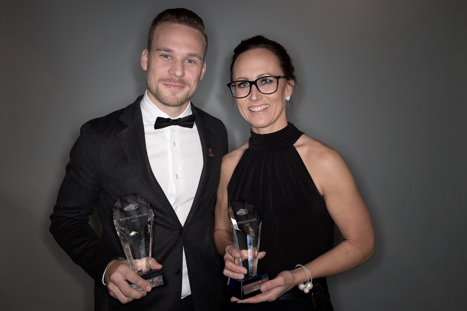 Årets domare Kristoffer Karlsson och Pernilla Larsson. Foto: TT