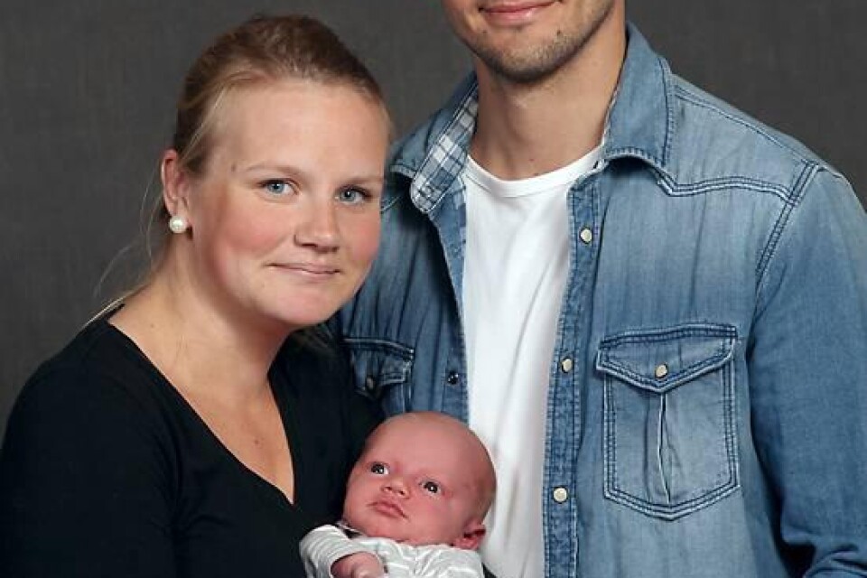 Frida Johansson och Andreas Andersson, Fågelmara, fick den 23 april en son som vägde 3 285 g och var 52 cm.