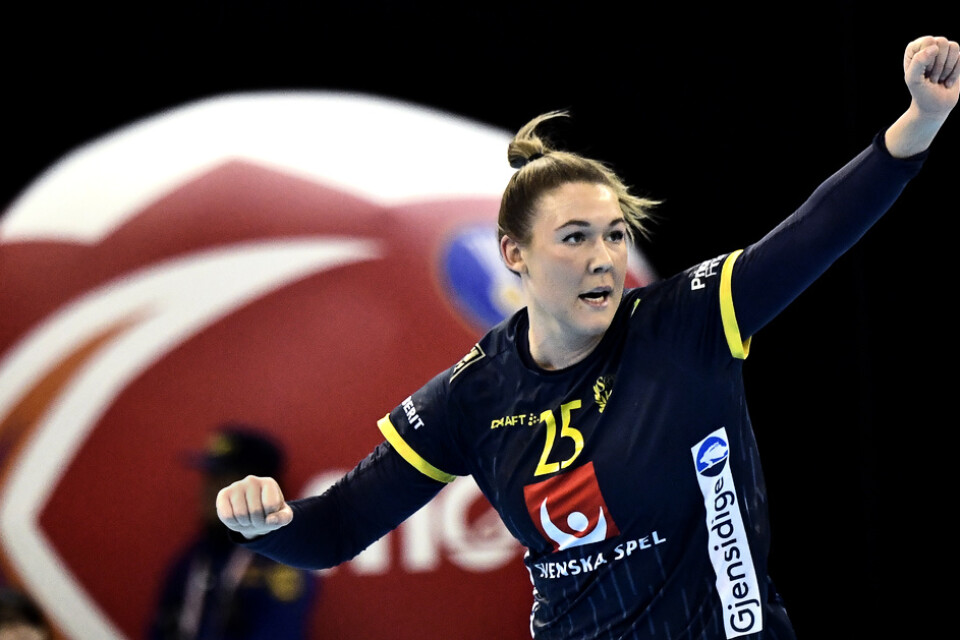 Mikaela Mässing och Sverige fortsätter att jaga en semifinal i handbolls-VM på onsdag. Då avgörs de sista matcherna i mellanrundan.